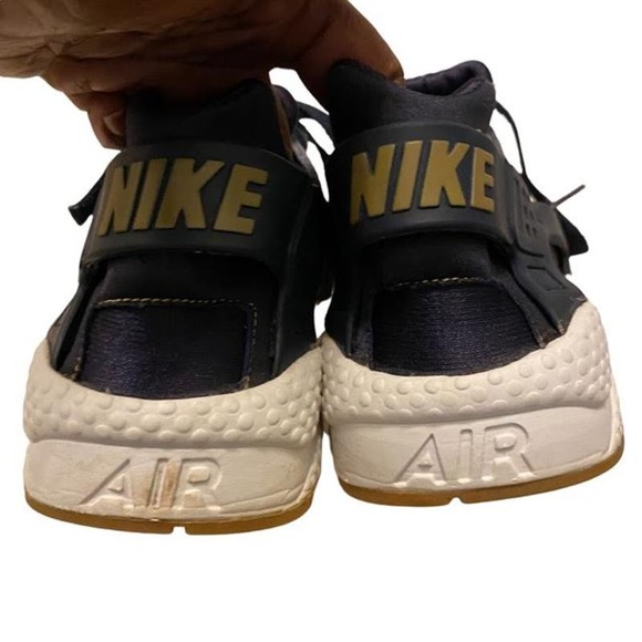 Nike Air Huarache sneakers  Size 9 Women - Picture 8 of 10